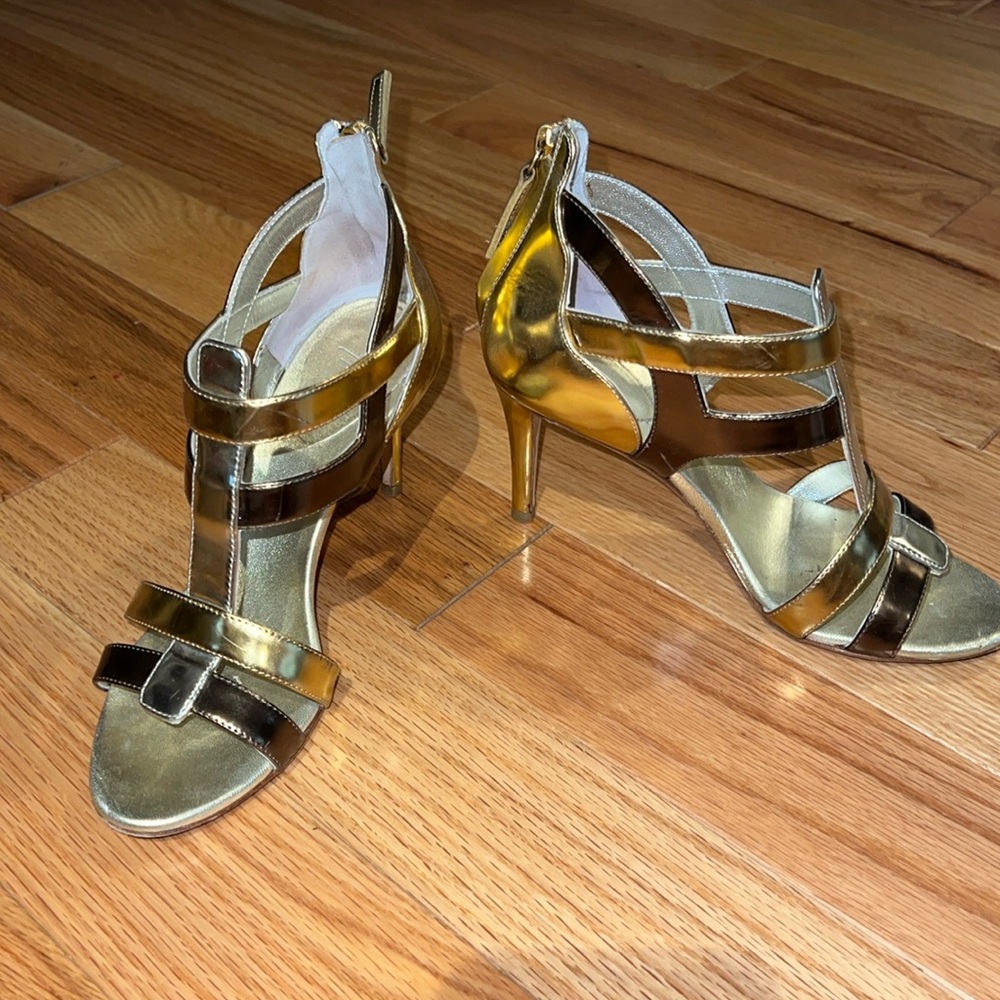 Giuseppe Zanotti size 36 (6) open toe heels gold and silver